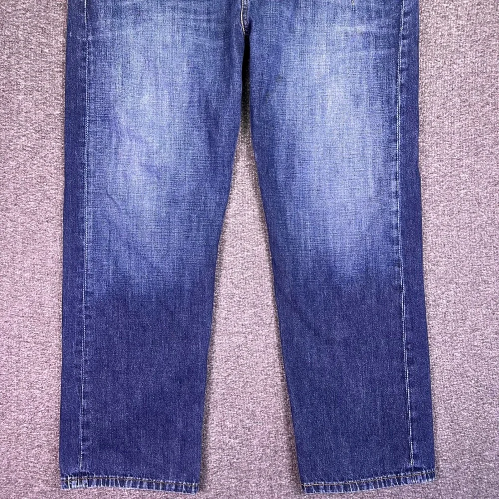 Levis levi 569